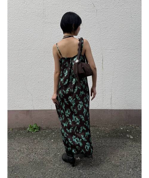 LAGUNAMOON(ラグナムーン)の「ニュアンスフラワーレースキャミワンピース(ワンピース・レディース・ベージュ/ブラウン・MEDIUM/SMALL)」の13枚目の写真