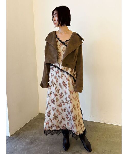 LAGUNAMOON(ラグナムーン)の「ニュアンスフラワーレースキャミワンピース(ワンピース・レディース・ベージュ/ブラウン・MEDIUM/SMALL)」の22枚目の写真