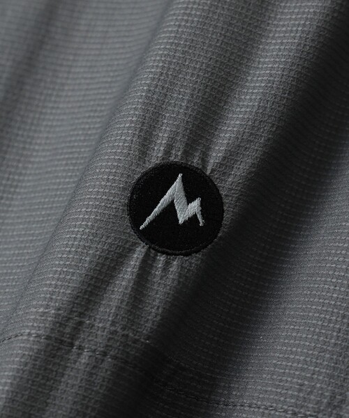BEAMS GOLF(ビームスゴルフ)の「【別注】Marmot / ハーフジップ 撥水 ウインドピステ(ベスト・メンズ・チャコールグレー/ブラック・SMALL/X-LARGE/LARGE/MEDIUM)」の12枚目の写真