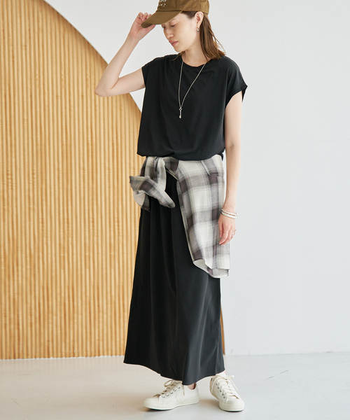 SLOBE IENA(スローブイエナ)の「《2枚セット/追加》ニュアンスカットソー×ナロースカートセットアップ(Tシャツ/カットソー・レディース・ブラック/ブラウン・38/36)」の2枚目の写真