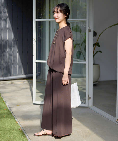 SLOBE IENA(スローブイエナ)の「《2枚セット/追加》ニュアンスカットソー×ナロースカートセットアップ(Tシャツ/カットソー・レディース・ブラック/ブラウン・38/36)」の6枚目の写真