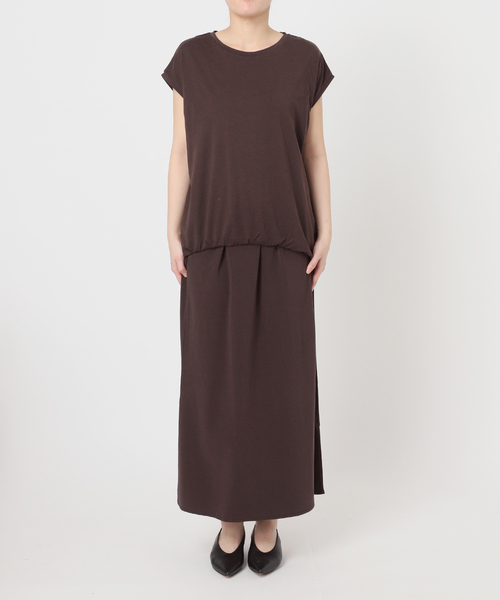 SLOBE IENA(スローブイエナ)の「《2枚セット/追加》ニュアンスカットソー×ナロースカートセットアップ(Tシャツ/カットソー・レディース・ブラック/ブラウン・38/36)」の8枚目の写真