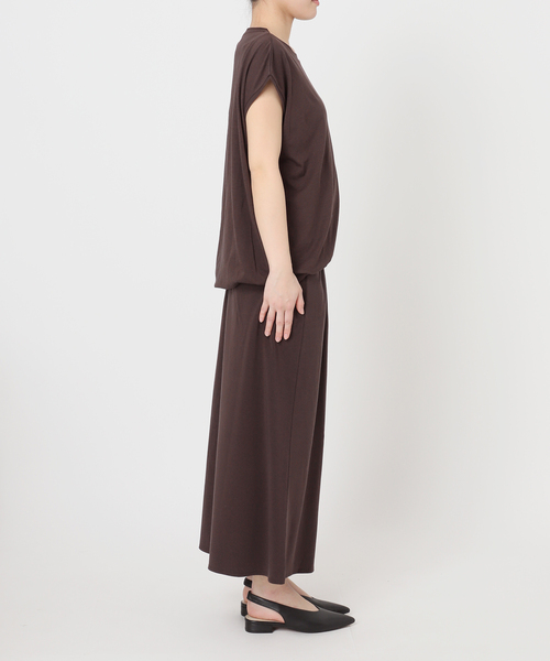 SLOBE IENA(スローブイエナ)の「《2枚セット/追加》ニュアンスカットソー×ナロースカートセットアップ(Tシャツ/カットソー・レディース・ブラック/ブラウン・38/36)」の10枚目の写真
