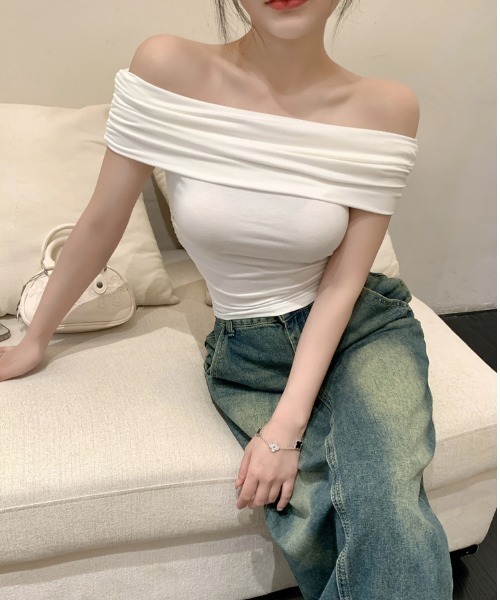 semuse（セミューズ）の「シンプルオフショルダークロップド丈半袖トップス（Tシャツ/カットソー・レディース・ブラック/ホワイト・FREE）」の8枚目の写真