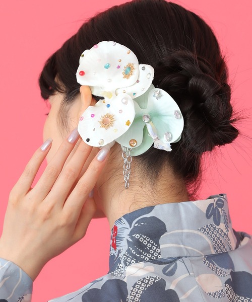 Casselini(キャセリーニ)の「Casselini(キャセリーニ)ビジューフラワー2Wayクリップ(2個セット)(バレッタ/ヘアクリップ・レディース・B/A・FREE)」の1枚目の写真