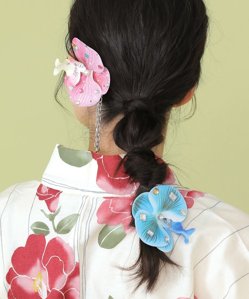 Casselini(キャセリーニ)の「Casselini(キャセリーニ)ビジューフラワー2Wayクリップ(2個セット)(バレッタ/ヘアクリップ・レディース・B/A・FREE)」の2枚目の写真