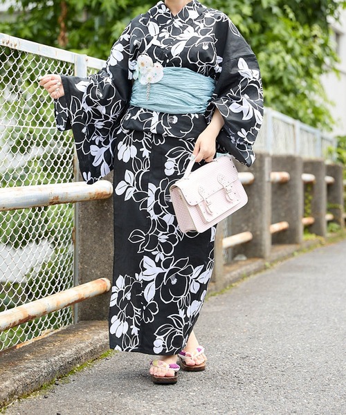 Casselini(キャセリーニ)の「Casselini(キャセリーニ)ビジューフラワー2Wayクリップ(2個セット)(バレッタ/ヘアクリップ・レディース・B/A・FREE)」の4枚目の写真
