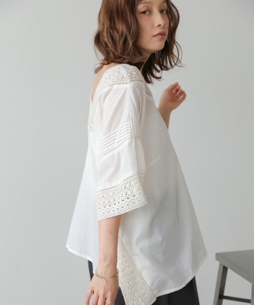 Bab(バブ)の「ボイルMIXレースプルオーバー(Tシャツ/カットソー・レディース・オフホワイト/ベージュ/ライトグレー・M)」の9枚目の写真