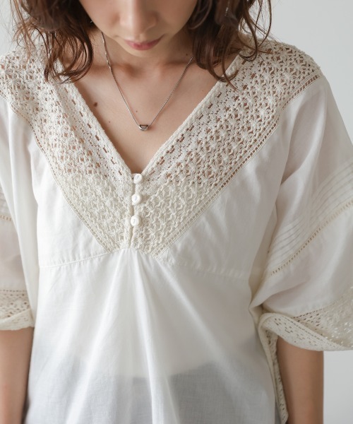 Bab(バブ)の「ボイルMIXレースプルオーバー(Tシャツ/カットソー・レディース・オフホワイト/ベージュ/ライトグレー・M)」の13枚目の写真