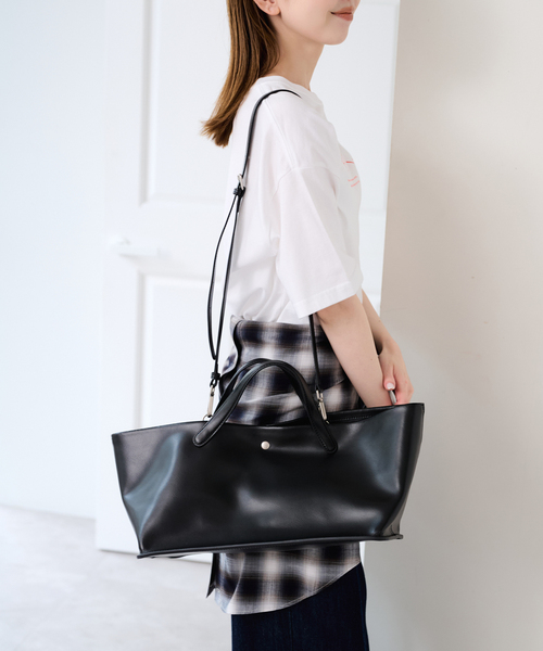 U by SPICK&SPAN(ユーバイスピックアンドスパン)の「ARTESANOS /アルテサノス ポーチ付きレザートートバッグ(トートバッグ・レディース・ブラック・FREE)」の11枚目の写真