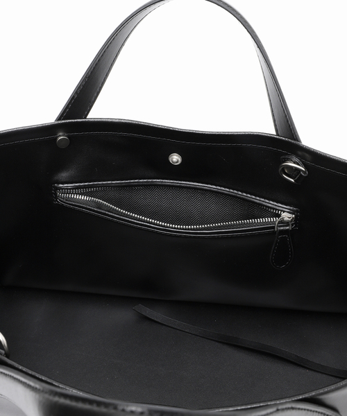 U by SPICK&SPAN(ユーバイスピックアンドスパン)の「ARTESANOS /アルテサノス ポーチ付きレザートートバッグ(トートバッグ・レディース・ブラック・FREE)」の2枚目の写真