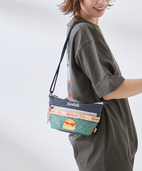 journal standard L'essage(ジャーナルスタンダードレサージュ)の「KODAK/コダック Hardy Kodachrome Mini Cross Bag バッグ(ショルダーバッグ・レディース・ブルー・FREE)」の2枚目の写真