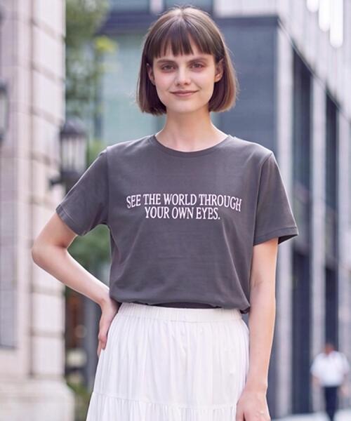 DRESSTERIOR（ドレステリア）の「箔プリント ロゴTシャツ（Tシャツ/カットソー・レディース・ホワイト/チャコールグレー/レッド系・38/34/36）」の2枚目の写真