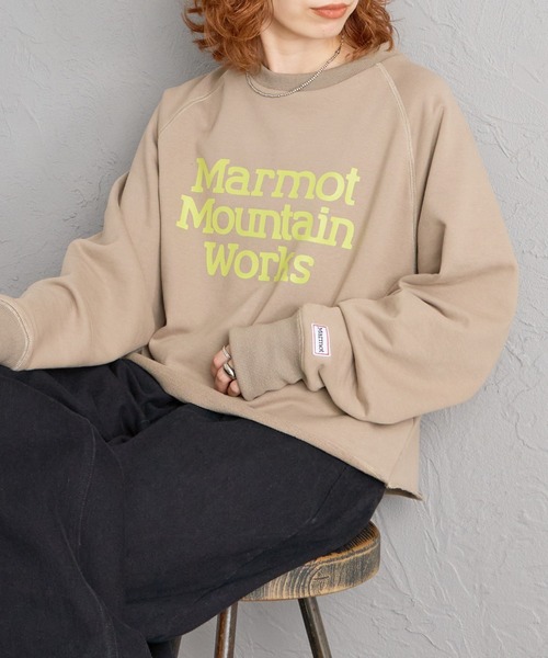 MARMOT（マーモット）の「【WEB先行予約】[Marmot/マーモット] 別注 ロゴプリント カットオフスウェット（スウェット・レディース・ベージュ/アッシュグレー/チャコール/ブラック・F）」の4枚目の写真