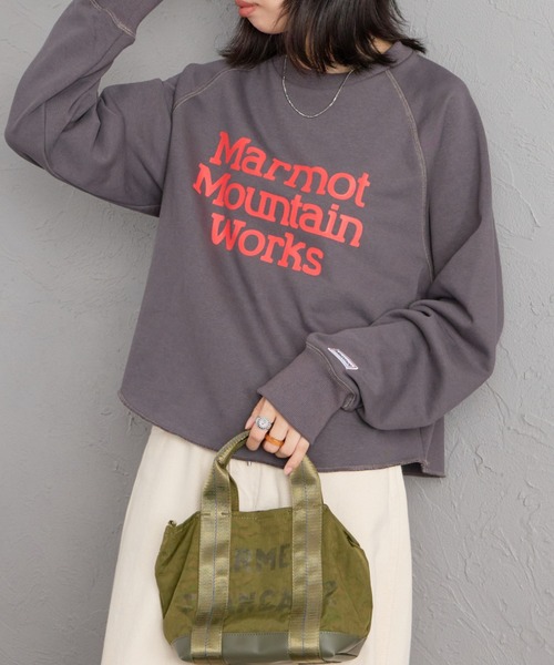 MARMOT（マーモット）の「【WEB先行予約】[Marmot/マーモット] 別注 ロゴプリント カットオフスウェット（スウェット・レディース・ベージュ/アッシュグレー/チャコール/ブラック・F）」の3枚目の写真