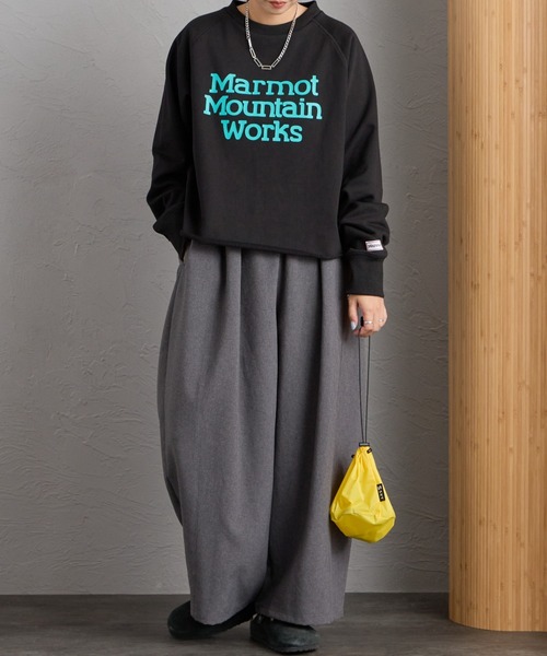 MARMOT（マーモット）の「【WEB先行予約】[Marmot/マーモット] 別注 ロゴプリント カットオフスウェット（スウェット・レディース・ベージュ/アッシュグレー/チャコール/ブラック・F）」の6枚目の写真
