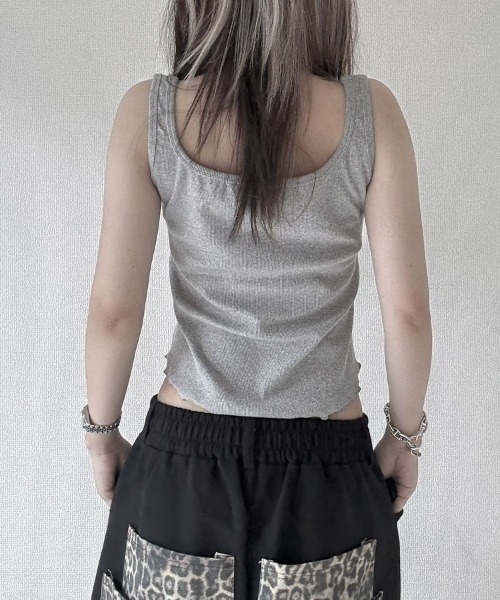 YACA(ヤーカ)の「Mellow Rib Tanktop/メロウリブタンクトップ(タンクトップ・レディース・ブラウン/ブラック/グレー・FREE)」の9枚目の写真