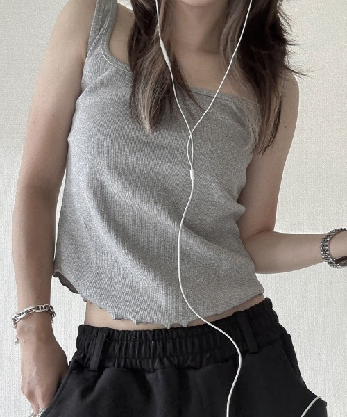 YACA(ヤーカ)の「Mellow Rib Tanktop/メロウリブタンクトップ(タンクトップ・レディース・ブラウン/ブラック/グレー・FREE)」の11枚目の写真