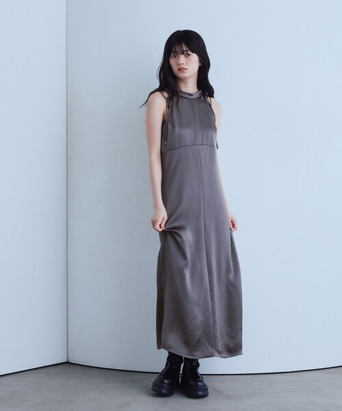 CODE A(コードエー)の「ribbon satin dress(ワンピース・レディース・グレー・00)」の2枚目の写真