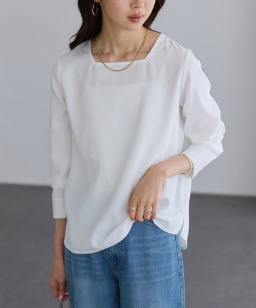 Pierrot(ピエロ)の「イージーケア スクエアネックジョーゼットベーシックTブラウス(シャツ/ブラウス・レディース・オフホワイト/ライトグレー/ブラック/チャコール・L/LL/M)」の6枚目の写真