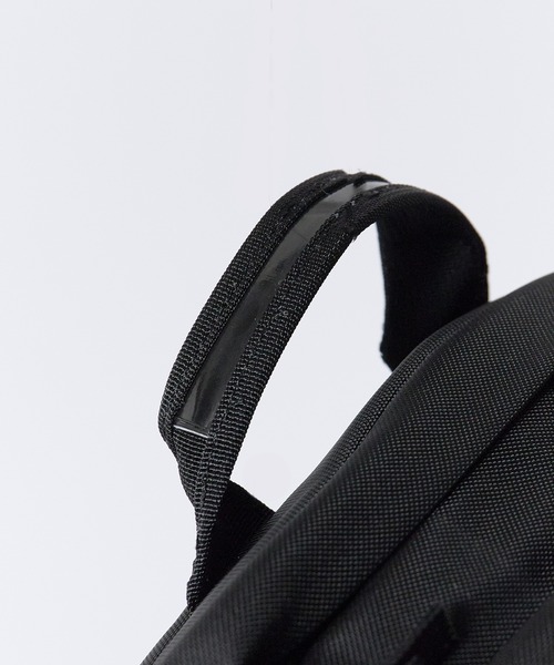 Mammut（マムート）の「MAMMUT/マムートXeron 2.0 JE 25 デイパック バックパック ブランドロゴ エンボス加工 ミニカラビナ付き アウトドア 2026年秋冬（バックパック/リュック・メンズ・ブラック・25L）」の5枚目の写真