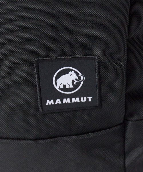 Mammut（マムート）の「MAMMUT/マムートXeron 2.0 JE 25 デイパック バックパック ブランドロゴ エンボス加工 ミニカラビナ付き アウトドア 2026年秋冬（バックパック/リュック・メンズ・ブラック・25L）」の2枚目の写真