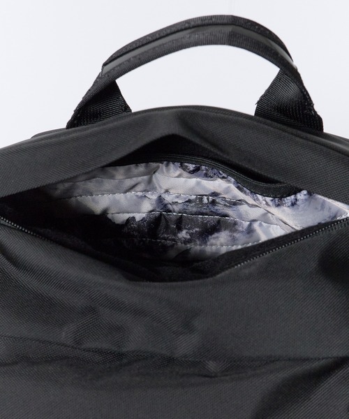 Mammut（マムート）の「MAMMUT/マムートXeron 2.0 JE 25 デイパック バックパック ブランドロゴ エンボス加工 ミニカラビナ付き アウトドア 2026年秋冬（バックパック/リュック・メンズ・ブラック・25L）」の20枚目の写真