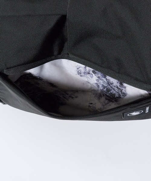 Mammut（マムート）の「MAMMUT/マムートXeron 2.0 JE 25 デイパック バックパック ブランドロゴ エンボス加工 ミニカラビナ付き アウトドア 2026年秋冬（バックパック/リュック・メンズ・ブラック・25L）」の15枚目の写真