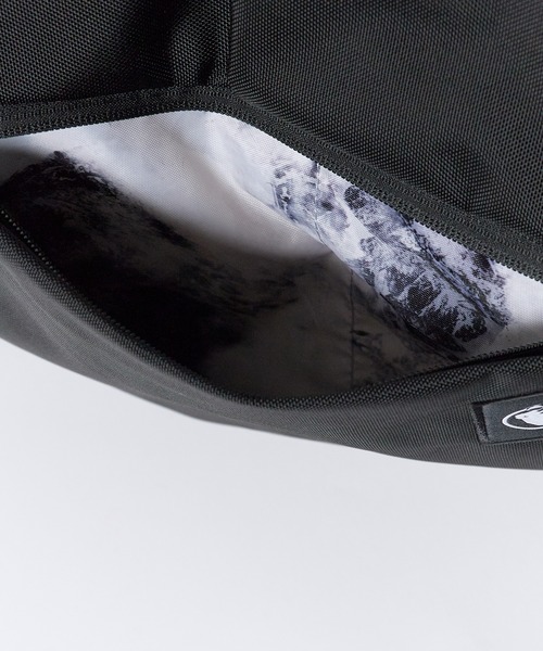 Mammut（マムート）の「MAMMUT/マムートXeron 2.0 JE 25 デイパック バックパック ブランドロゴ エンボス加工 ミニカラビナ付き アウトドア 2026年秋冬（バックパック/リュック・メンズ・ブラック・25L）」の14枚目の写真