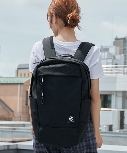 Mammut（マムート）の「MAMMUT/マムートXeron 2.0 JE 25 デイパック バックパック ブランドロゴ エンボス加工 ミニカラビナ付き アウトドア 2026年秋冬（バックパック/リュック・メンズ・ブラック・25L）」の8枚目の写真