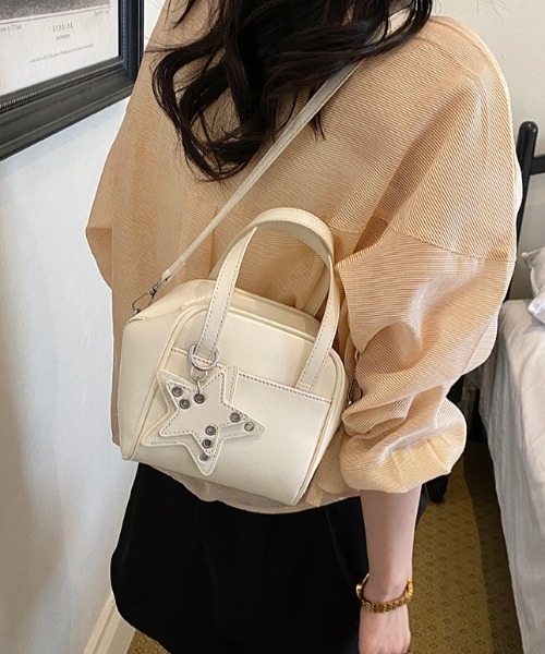 mebole(メボレ)の「star charm square bag(ショルダーバッグ・レディース・アイボリー/ブラック・FREE)」の5枚目の写真