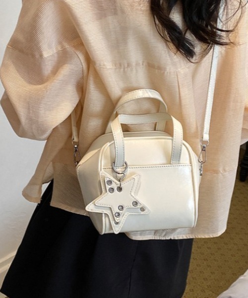 mebole(メボレ)の「star charm square bag(ショルダーバッグ・レディース・アイボリー/ブラック・FREE)」の9枚目の写真