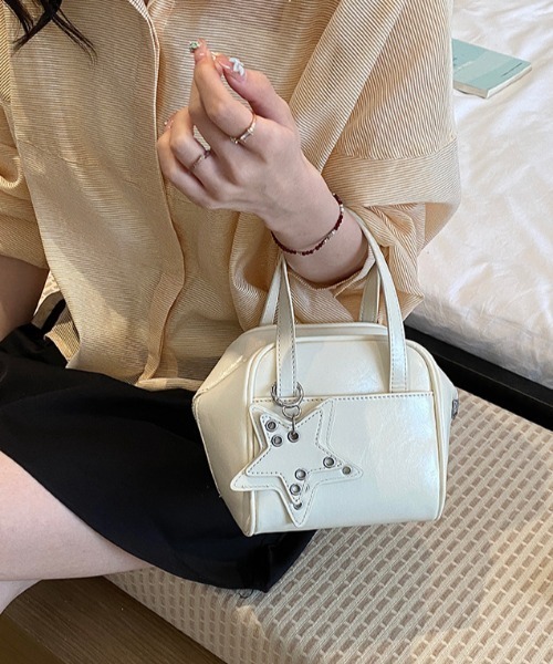 mebole(メボレ)の「star charm square bag(ショルダーバッグ・レディース・アイボリー/ブラック・FREE)」の11枚目の写真