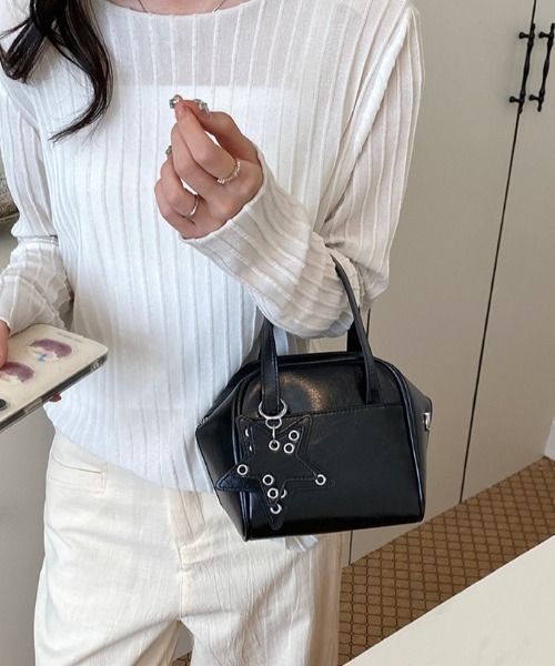 mebole(メボレ)の「star charm square bag(ショルダーバッグ・レディース・アイボリー/ブラック・FREE)」の13枚目の写真