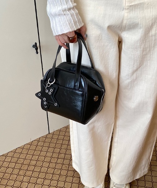 mebole(メボレ)の「star charm square bag(ショルダーバッグ・レディース・アイボリー/ブラック・FREE)」の15枚目の写真