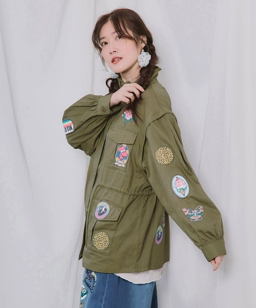 ScoLar(スカラー)の「ScoLar(スカラー) ワッペン付き 袖取り外し2WAYジャケット(ミリタリージャケット・レディース・カーキ/ブラック・MEDIUM)」の5枚目の写真
