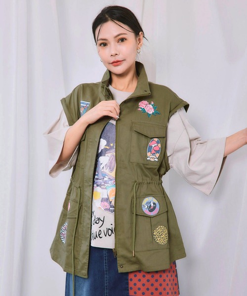 ScoLar(スカラー)の「ScoLar(スカラー) ワッペン付き 袖取り外し2WAYジャケット(ミリタリージャケット・レディース・カーキ/ブラック・MEDIUM)」の9枚目の写真