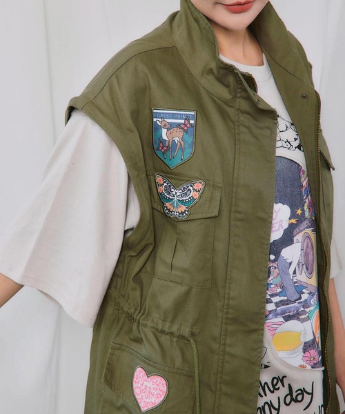 ScoLar(スカラー)の「ScoLar(スカラー) ワッペン付き 袖取り外し2WAYジャケット(ミリタリージャケット・レディース・カーキ/ブラック・MEDIUM)」の14枚目の写真