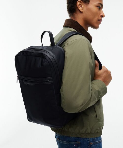 TOMMY HILFIGER(トミーヒルフィガー)の「アーバンテックバックパック(バックパック/リュック・メンズ・ブラック/ネイビー・FREE)」の2枚目の写真