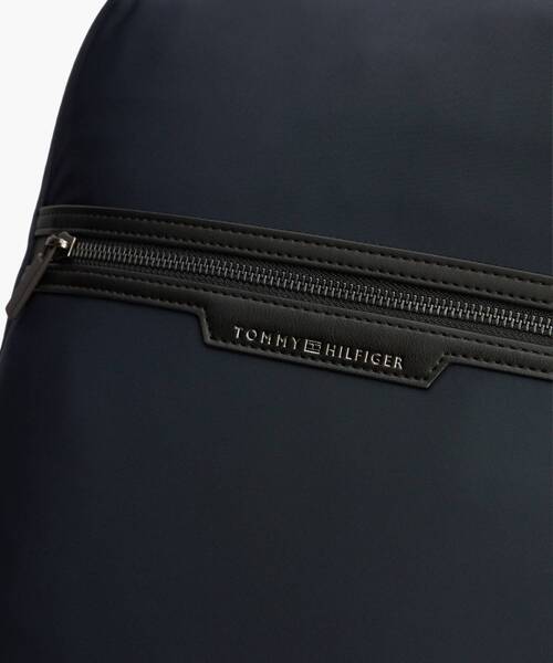 TOMMY HILFIGER(トミーヒルフィガー)の「アーバンテックバックパック(バックパック/リュック・メンズ・ブラック/ネイビー・FREE)」の5枚目の写真