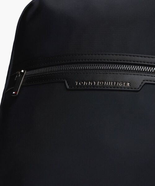 TOMMY HILFIGER(トミーヒルフィガー)の「アーバンテックバックパック(バックパック/リュック・メンズ・ブラック/ネイビー・FREE)」の9枚目の写真