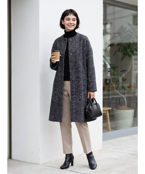 Sew loop(ソーループ)の「ヘリンボーン柄裏起毛ラウンドネックコート(ノーカラーコート・レディース・ブラック・FREE)」の5枚目の写真