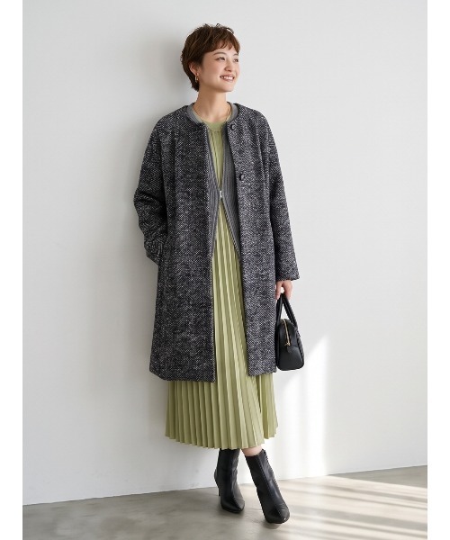 Sew loop(ソーループ)の「ヘリンボーン柄裏起毛ラウンドネックコート(ノーカラーコート・レディース・ブラック・FREE)」の21枚目の写真