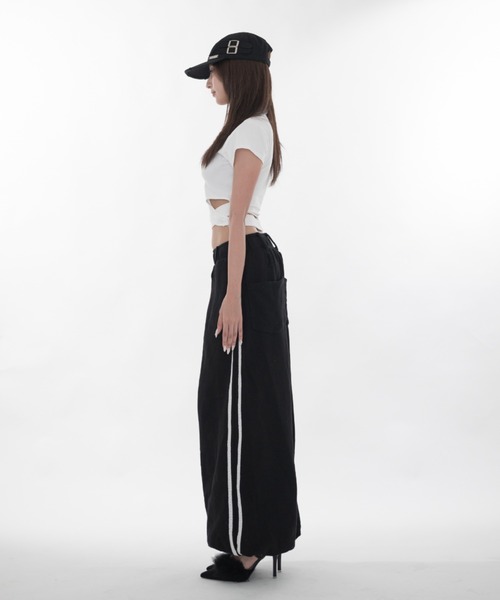 Melviianne(メルヴィアンヌ)の「Asymmetric Ring Tops(Tシャツ/カットソー・レディース・White/Black・MEDIUM/SMALL)」の13枚目の写真