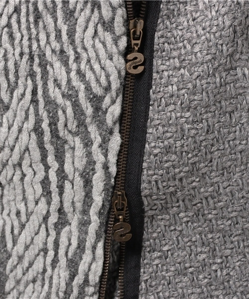 Desigual（デシグアル）の「[Desigual/デシグアル]アシンメトリーな合わせのグレーコート（モッズコート・レディース・グレー・MEDIUM/X-LARGE/LARGE/XX-LARGE/SMALL/XXX-LARGE）」の2枚目の写真