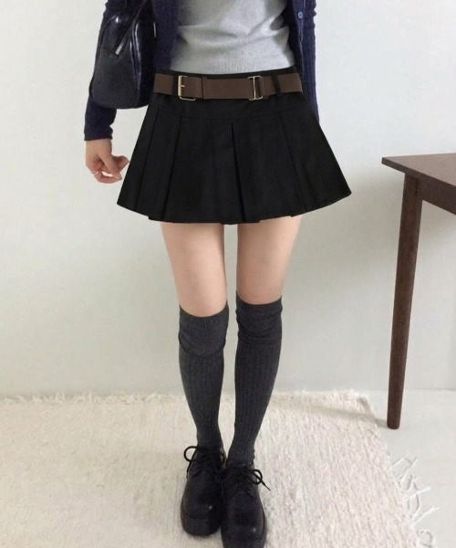 LADY LIKE（レディライク）の「【秋冬新作】太ベルト付きボックスプリーツミニスカート（スカート・レディース・キャメル/ブラック/ベージュ・M）」の7枚目の写真