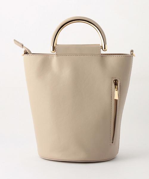BEAUTY&YOUTH UNITED ARROWS（ビューティーアンドユースユナイテッドアローズ）の「BY メタルハンドル バケットバッグ -2WAY- ◆（ハンドバッグ・レディース・ブラック/ベージュ・FREE）」の4枚目の写真
