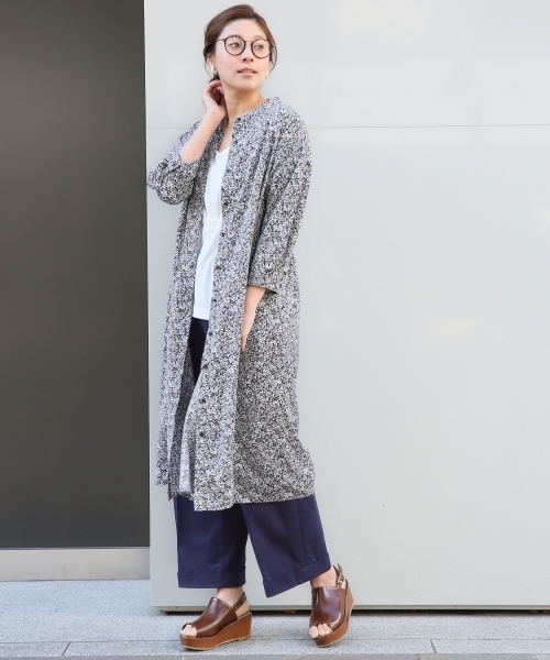 LEPSIM（レプシィム）の「ハナガラロングワンピースコート　748148（シャツワンピース・レディース・ブラック/ネイビー/ブルー・MEDIUM/LARGE）」の8枚目の写真