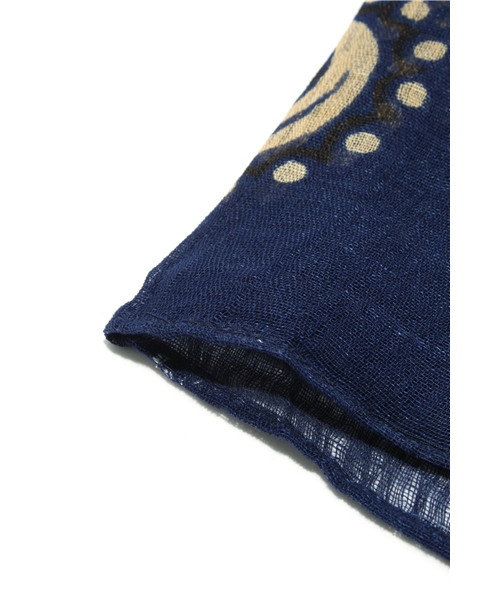 Ray BEAMS（レイビームス）の「Ctrl freak / バンダナ ストール（ストール/ショール・レディース・グレー/レッド/ネイビー・ONE SIZE）」の4枚目の写真