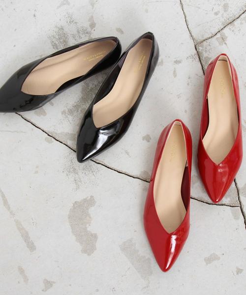 BEAUTY&YOUTH UNITED ARROWS（ビューティーアンドユースユナイテッドアローズ）の「BY∴ フェイクエナメルVカットフラットパンプス ◆（パンプス・レディース・ブラック/レッド・35h/37/36/36h/37h/38）」の6枚目の写真